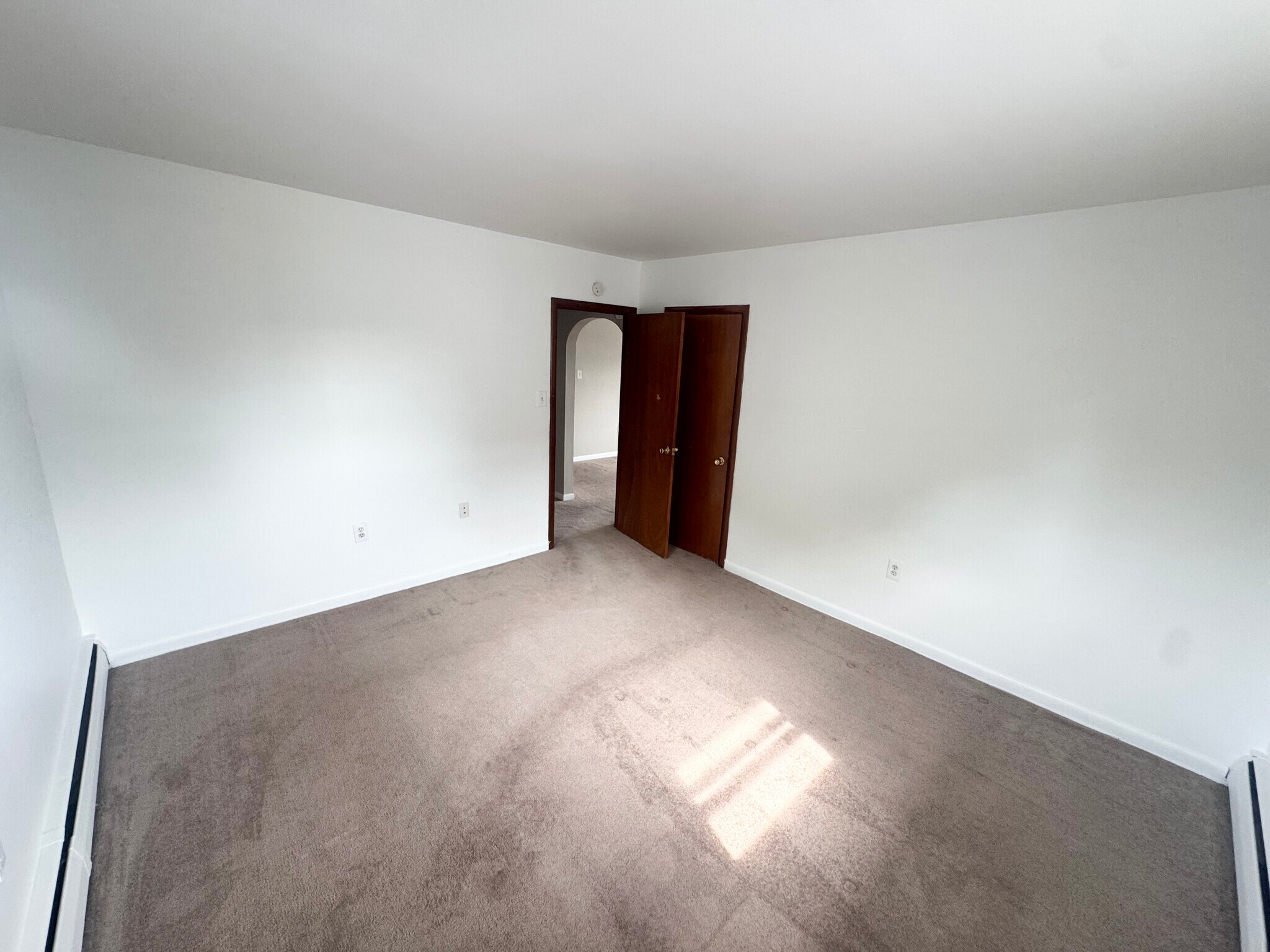 Building Photo - 609 8th Ave