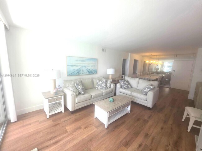 Building Photo - 5151 Collins Ave