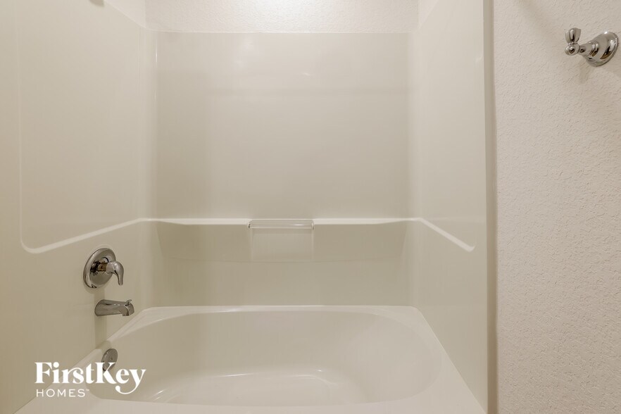 Building Photo - 24223 Becker Hollow Ln