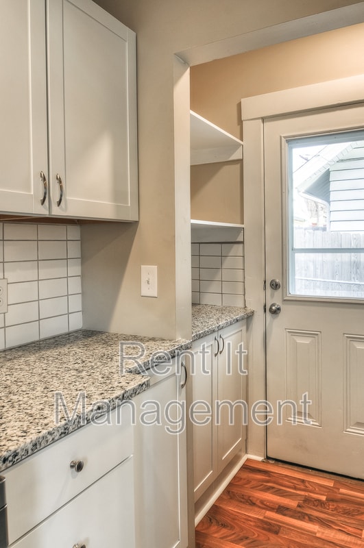 Building Photo - 1220 S 55th St