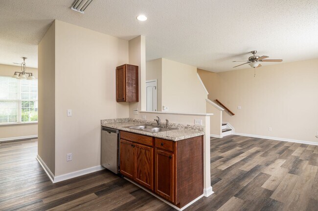 Building Photo - Spacious 3-Bedroom Home with Garage in Desirable Greensboro Neighborhood!