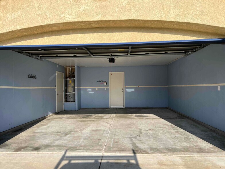 Building Photo - 3820 Snyder St