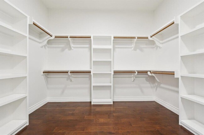 Building Photo - 124 Abamillo Dr