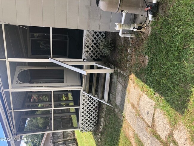 Building Photo - 421 Parkwood Dr