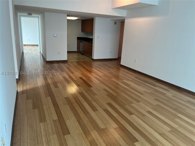 Building Photo - 1800 N Bayshore Dr