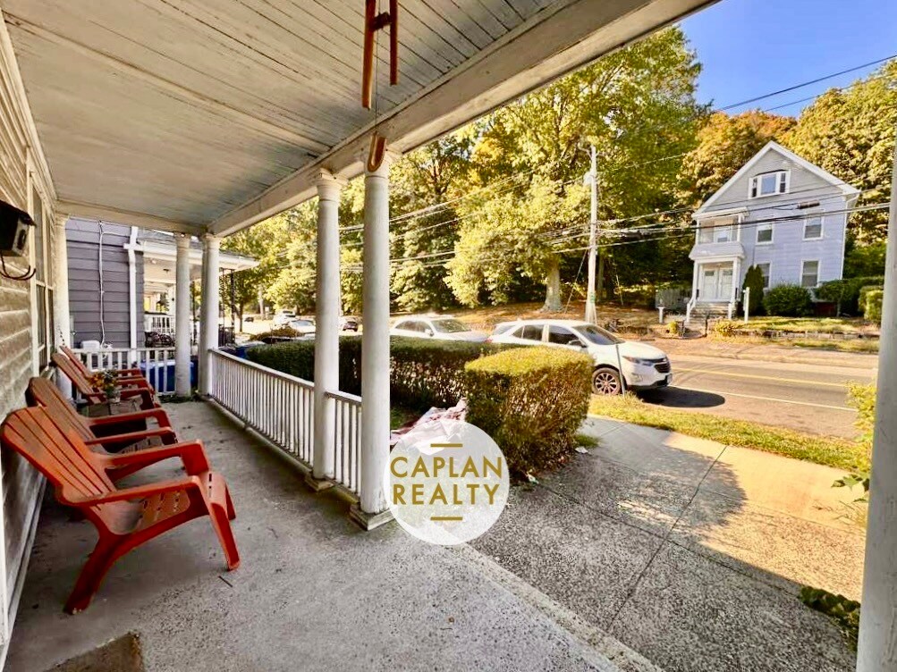 Building Photo - 1655 State St