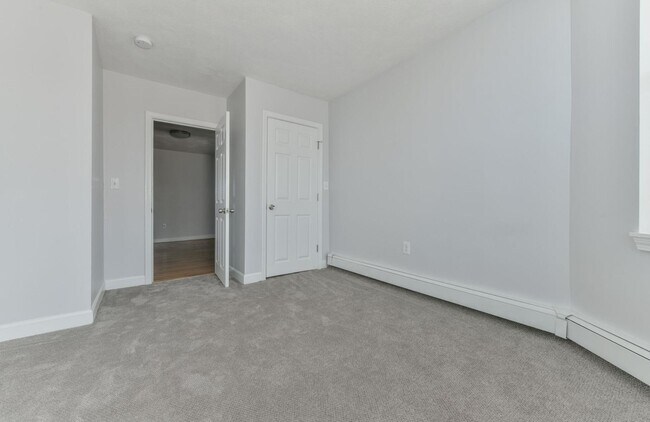 Building Photo - 237 Chestnut St