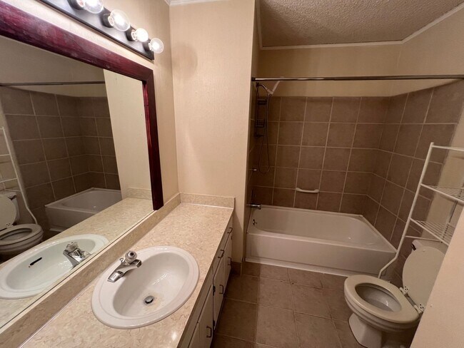 Building Photo - Old Hickory / Nolensville Rd 3bed 2.5 bath