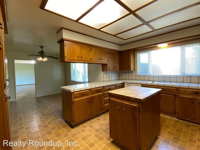 Building Photo - 4 br, 2 bath House - 4496 W Highway 4