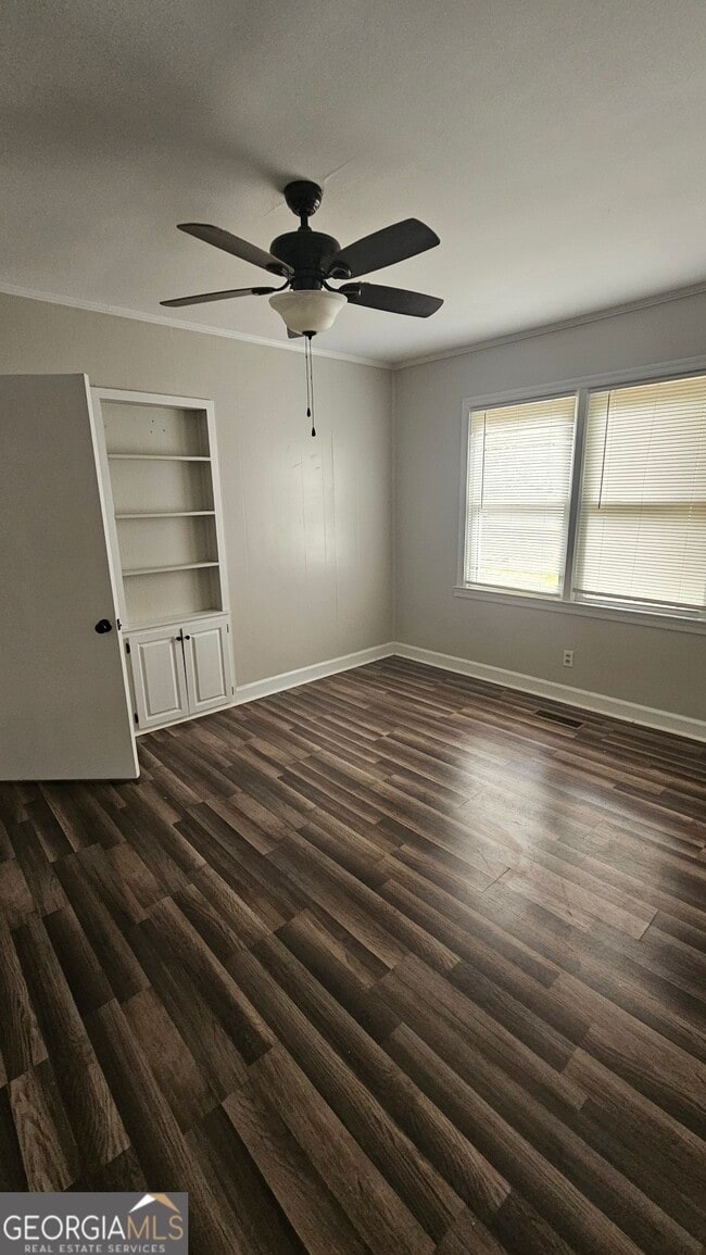 Building Photo - 500 N Lee St