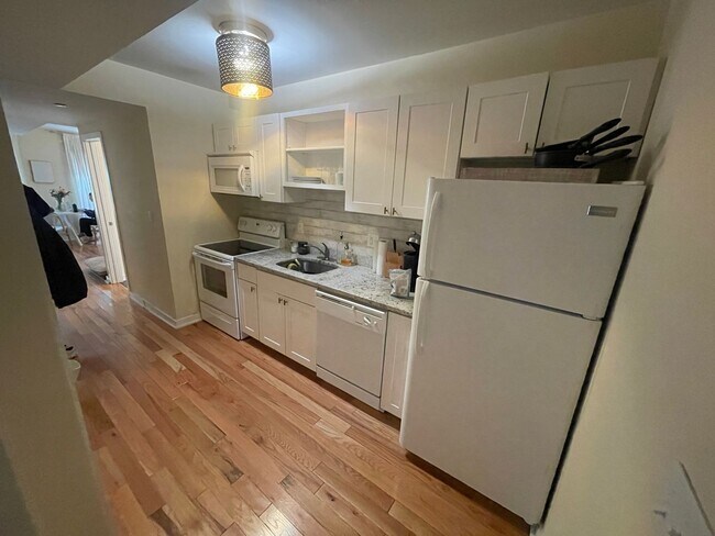 Building Photo - 4444 Cresson St