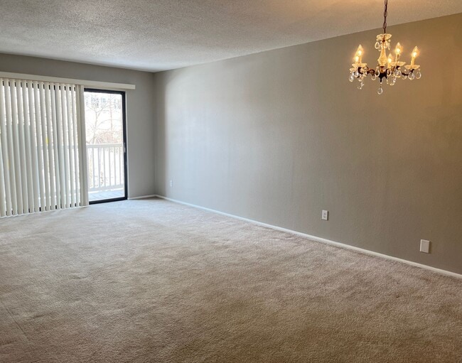 Building Photo - Charming 1 bedroom in Kirkwood. Professionally Managed.