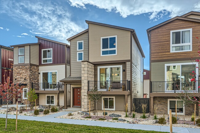 Building Photo - 6703 Lily Mountain Ln