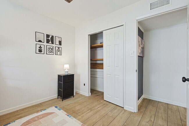 Building Photo - 5632 Terry St