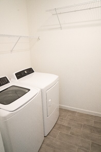 Building Photo - 2965 Crossfield Dr