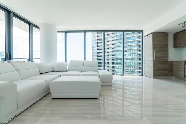 Building Photo - 650 NE 32nd St