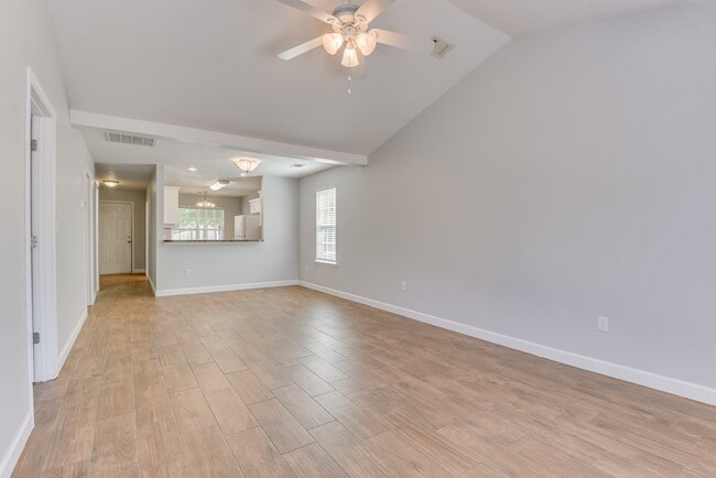 Building Photo - 1609 Bradley Way