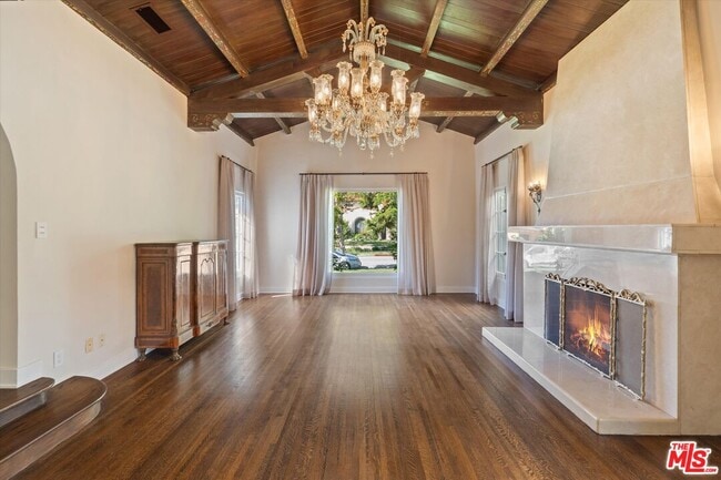 Building Photo - 208 S Rodeo Dr