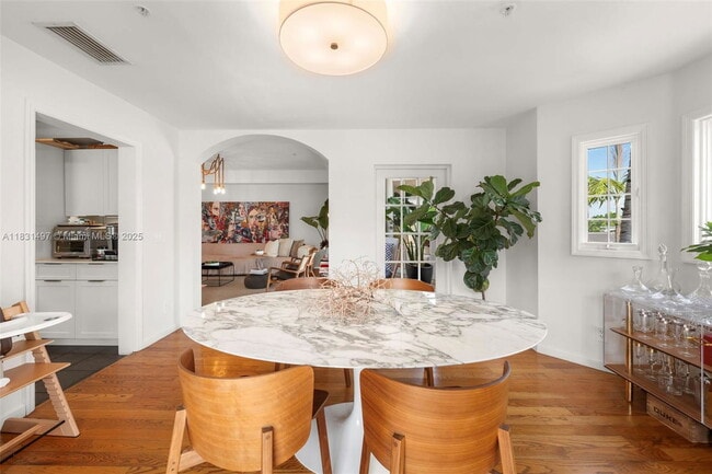 Building Photo - 1415 Sunset Harbour Dr