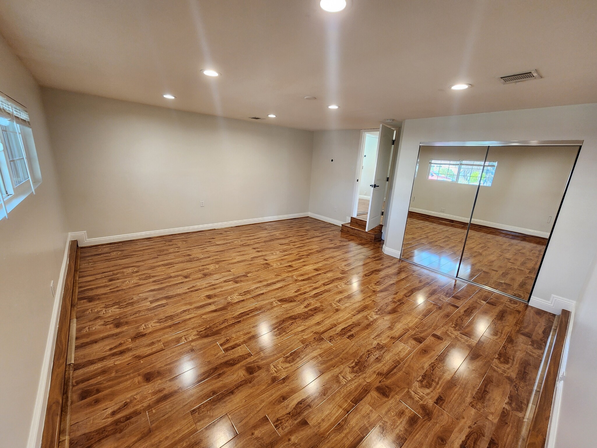 Building Photo - 13132 Hartland St