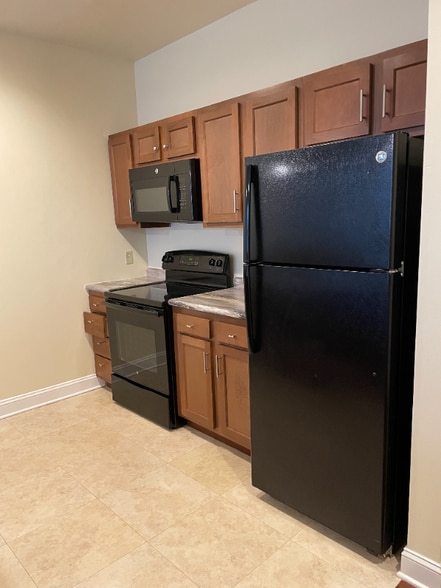 Building Photo - 502 Dickinson St