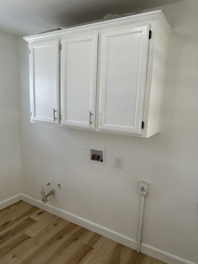 Building Photo - Ceres 3 bed 2 bath 2 story home