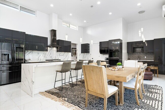 Building Photo - 74775 Del Coronado Dr