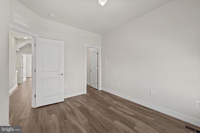 Building Photo - 148 Stowe Dr