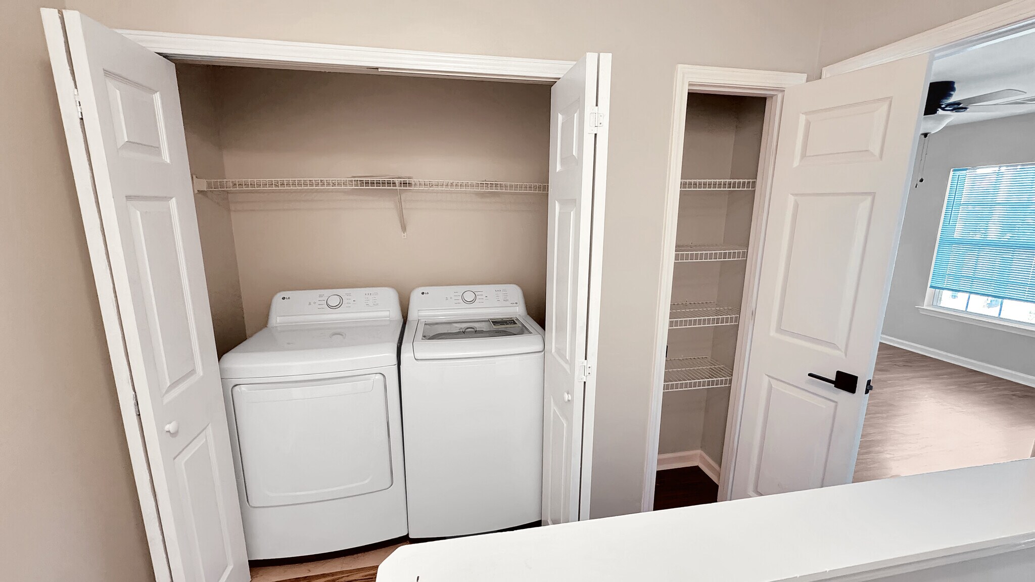 Building Photo - 3389 Hidden Cove Cir