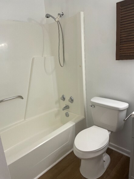 Building Photo - 263 S Villas Ct