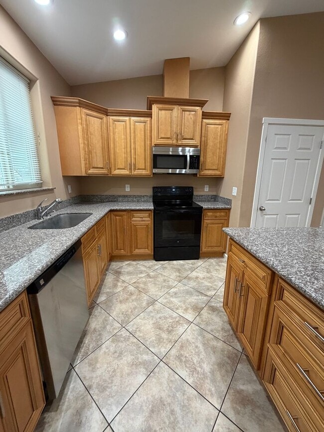 Building Photo - Beautiful Home In Quiet Neighborhood! Landscaping Included!