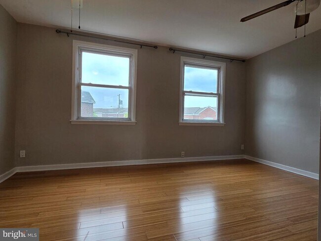 Building Photo - 1816 S 29th St