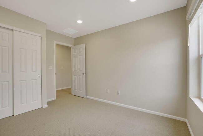 Building Photo - 13838 Vispo Wy