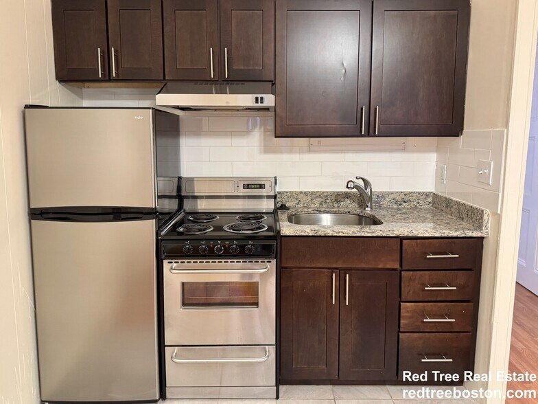 Building Photo - 62 Boylston St