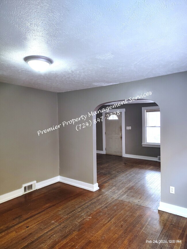 Building Photo - 903 23rd St