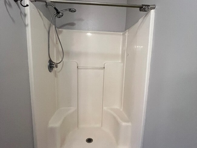 Building Photo - 1424 Roebling Tr