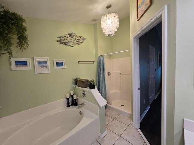 Building Photo - 862 SW Carmelite St