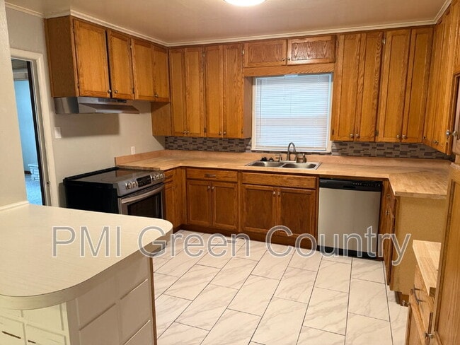 Building Photo - 4357 S Rockford Pl