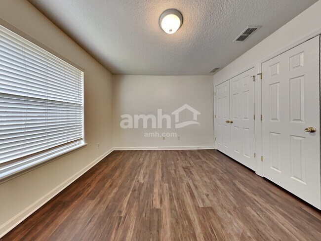 Building Photo - 8629 Derry Dr