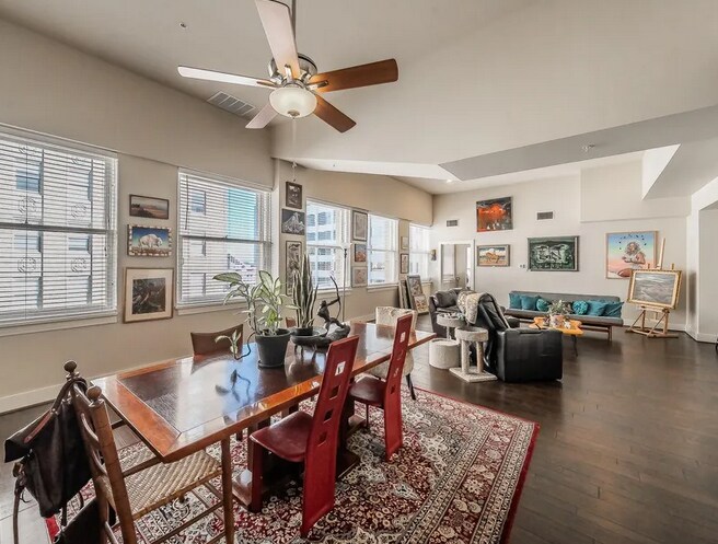 Building Photo - 411 W 7th St