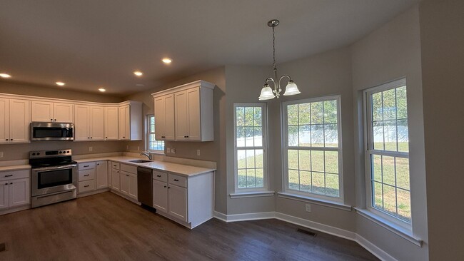 Building Photo - Fredericksburg Colonial