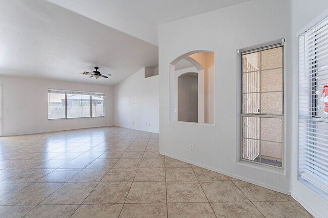 Building Photo - 5463 W Geronimo St