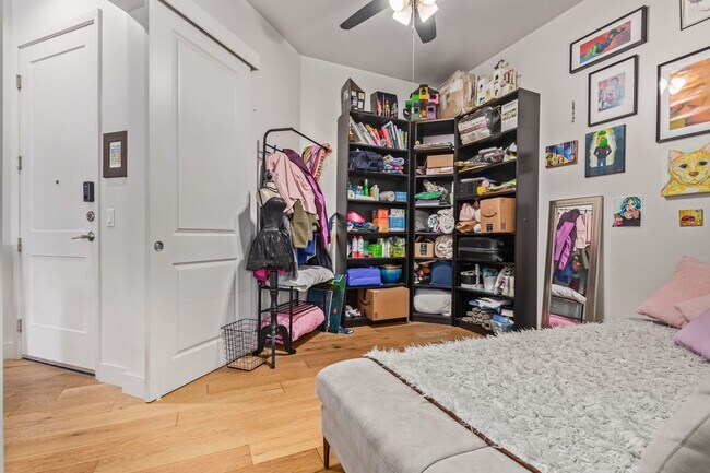 Building Photo - Stunning 2 bedroom with a Den at Edison Midtown!!!  Available June 1st!!!  Like living at a Resor...