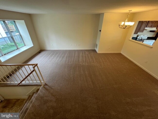 Building Photo - 18002 Sunset Lake Ct