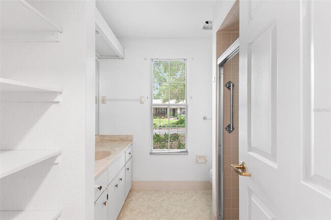 Building Photo - Oak Run Home For Rent!