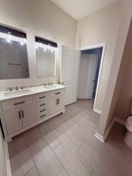 Building Photo - 2000 Homan Ave