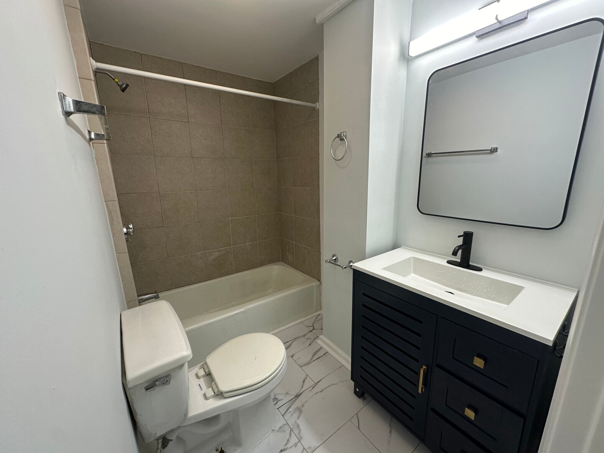 Building Photo - 258 Lexington St