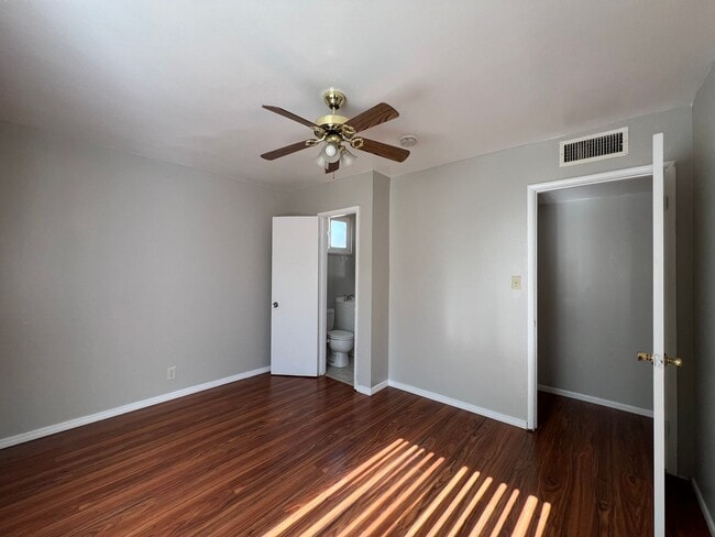 Building Photo - 3 Bedroom 2 Bathroom House Located Near Ca...