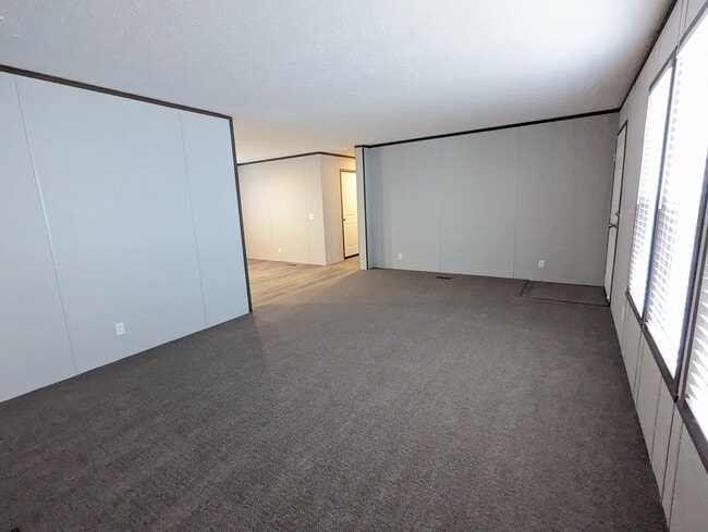 Building Photo - 660 Oregon St