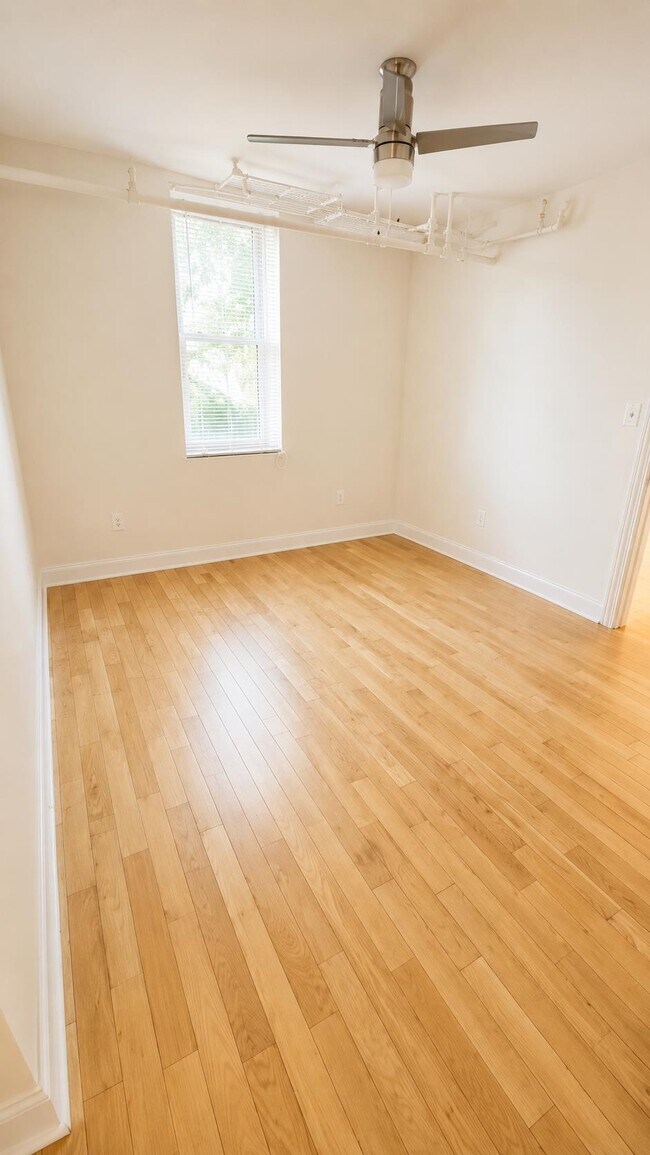 Building Photo - 149 Bentley Ave
